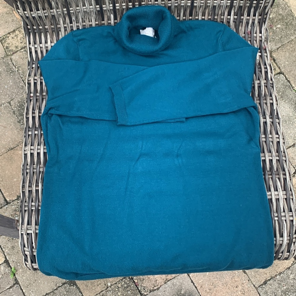 Chico’s Size 0 Turtleneck